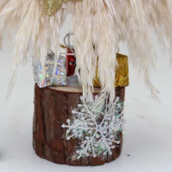 dried pampas grass christmas tree detail